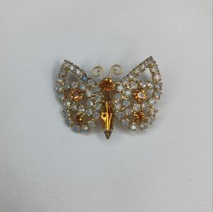 Vintage Juliana D&E Butterfly Goldtone Opalescent/AB Amber Rhinestone Brooch.
